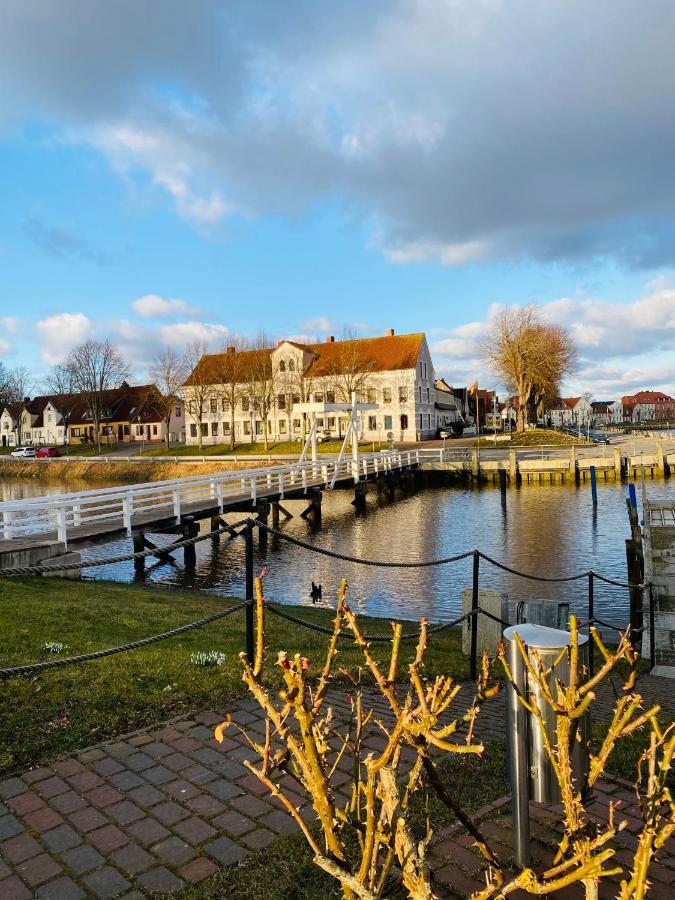 Gasthaus Hafenblick Otel Tönning Dış mekan fotoğraf